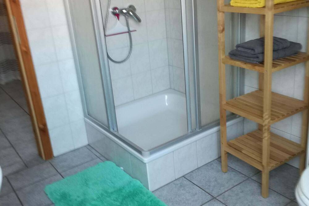 Ferienhaus mit 2 abgeschlossenen Wohnungen für die \" Großfamilie \" gewünscht ? in Pruchten, Vorpommern-Rügen