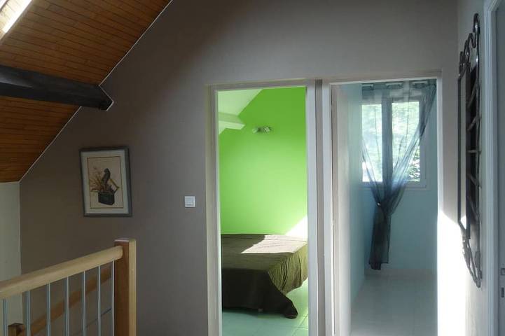 Location de vacances pour 8 personnes, avec jardin et terrasse à Salles-Curan - 3