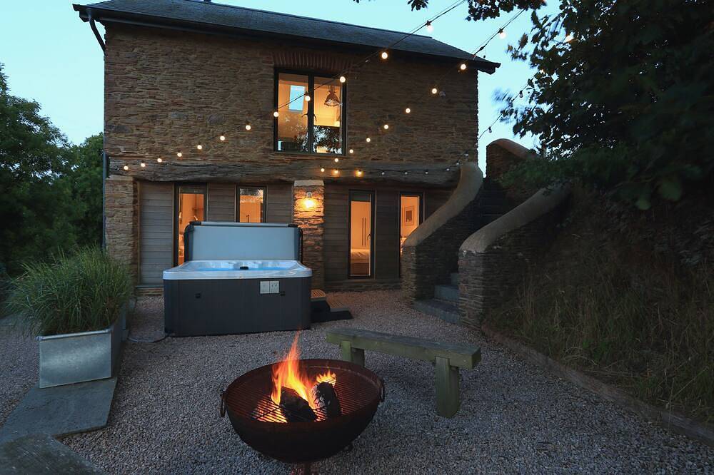 The Bothy, family friendly, luxury holiday cottage in Slapton in Slapton, South Devon