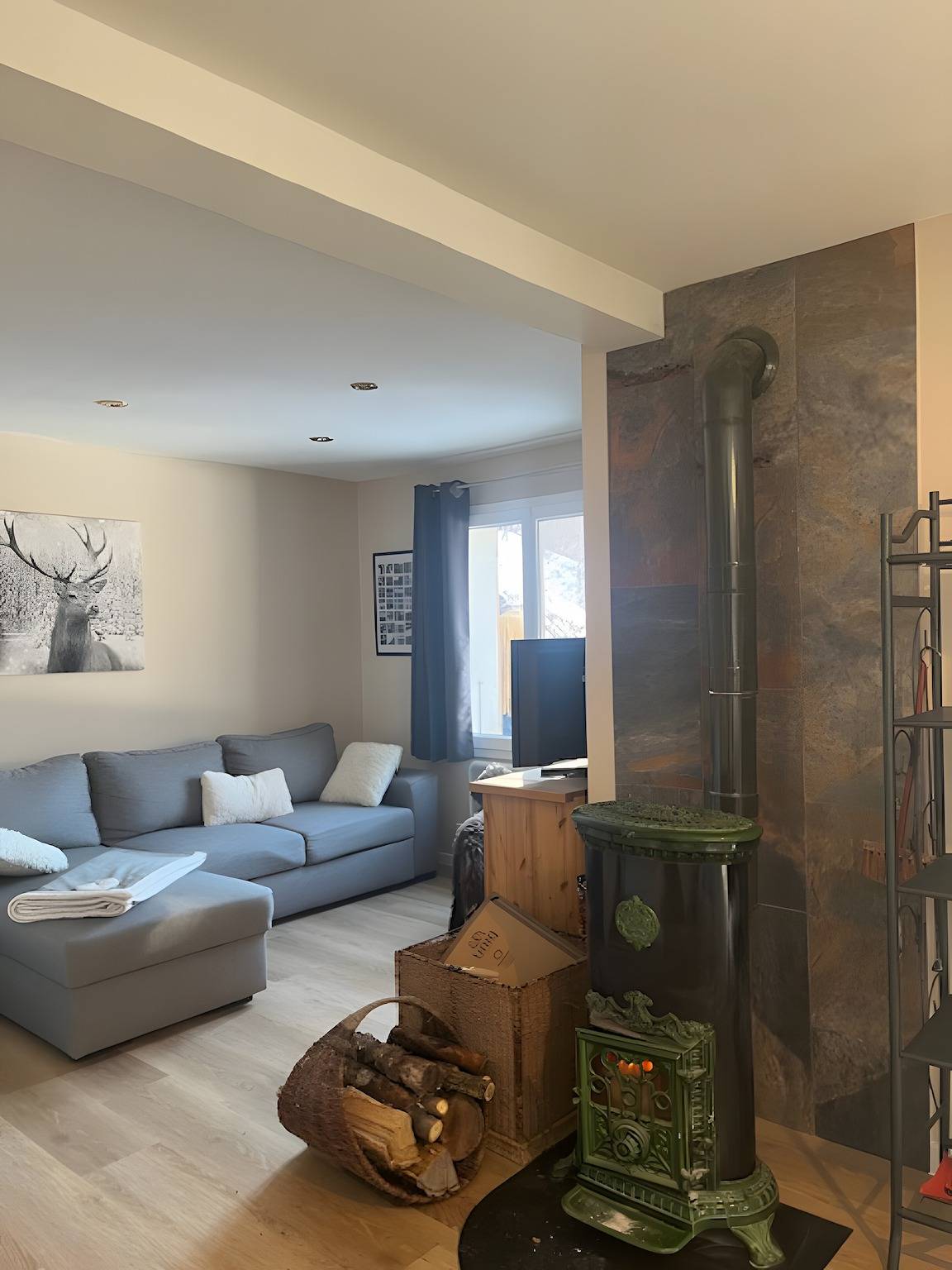 Entire apartment, Apartment 'Les Ratiers' with Mountain View and Shared Garden in Orcières, Écrins National Park