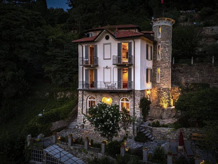 Villa per 7 persone, con Balcone e Terrazza nonché Giardino e Vista lago a Blevio