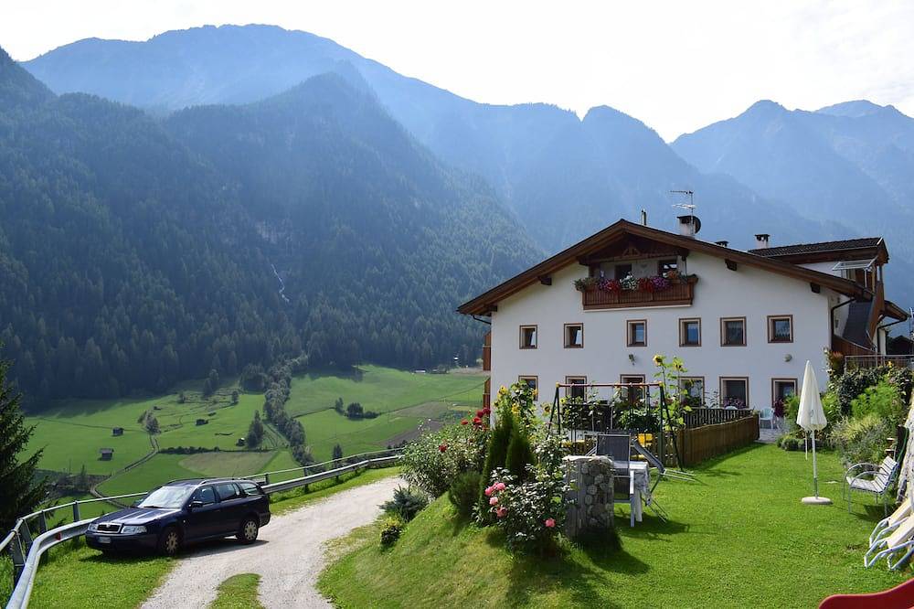 Ganze Wohnung, Ferienwohnung im wunderschönen Martelltal mit atemberaubenden Ausblick Südtirol in Meiern, Martell