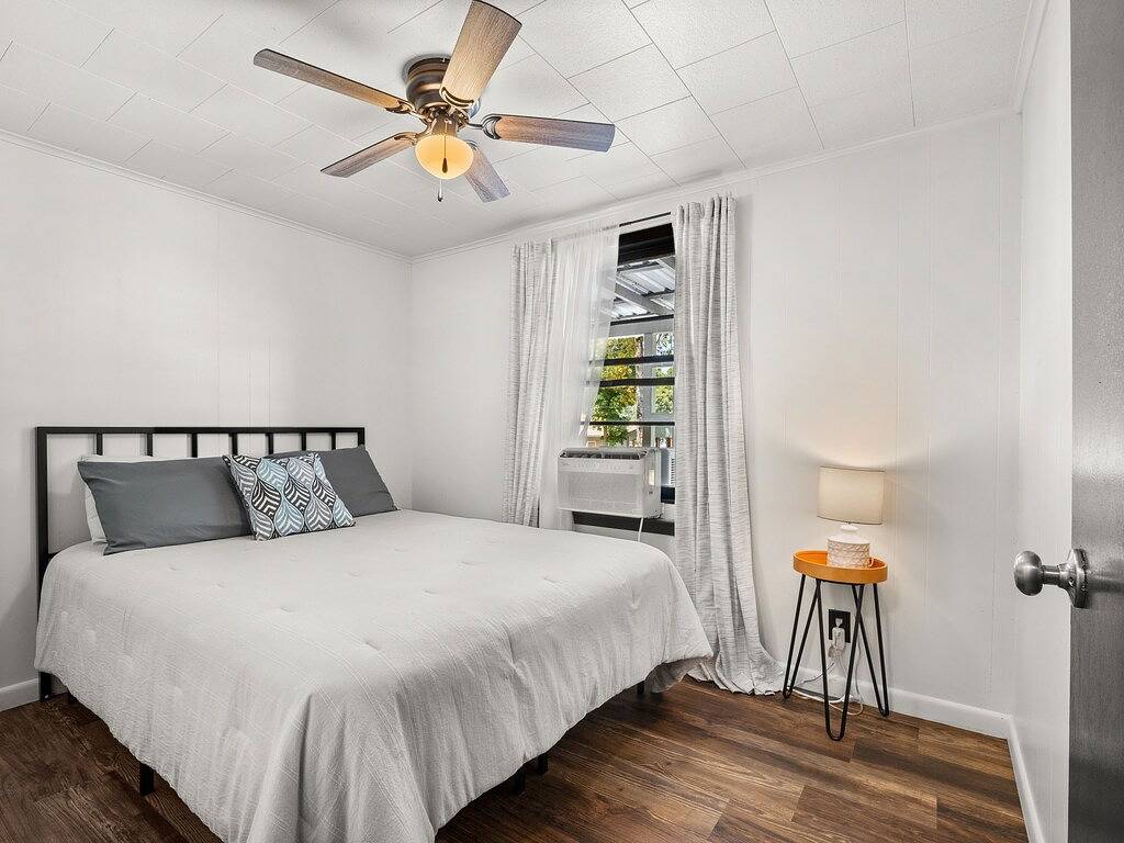 Pleasure Point Place Waterfront Cottage in Toledo Bend Reservoir