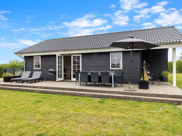 Ferienhaus für 8 Personen, mit Whirlpool und Terrasse in Tårup