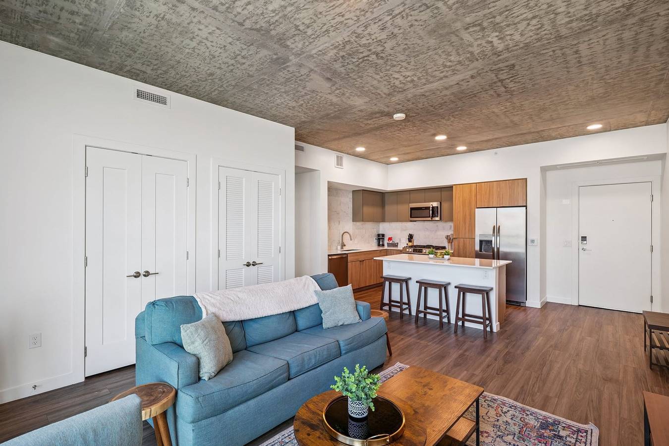 Entire apartment, Cozysuites Adeline 1Br - valet parking gym pool in Phoenix, Maricopa County