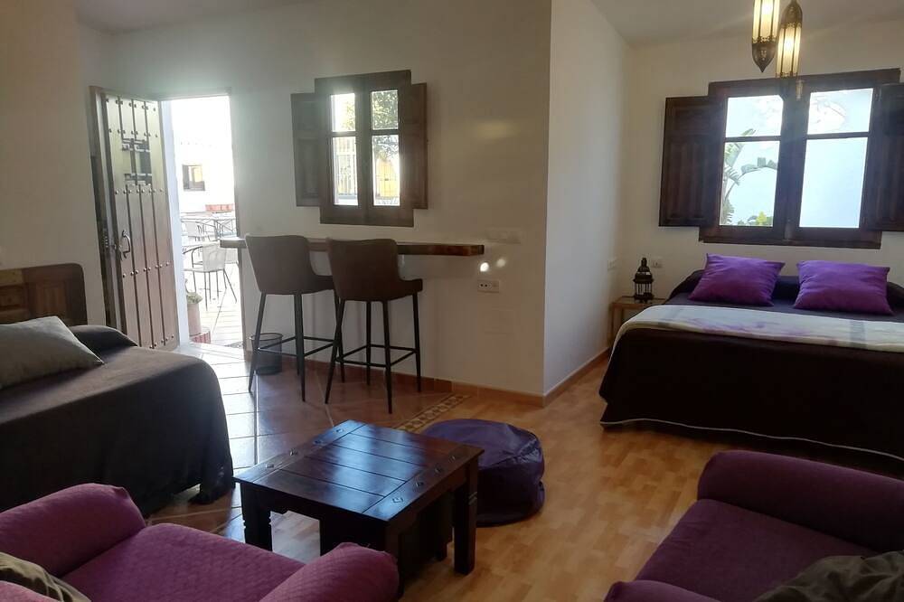 Alqueria De Gítar. Beautiful rural villa for 20 people close to the sea in Felix, Almería Province