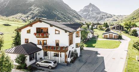 Ferienwohnung für 3 Personen, mit Garten und Balkon in Galtür