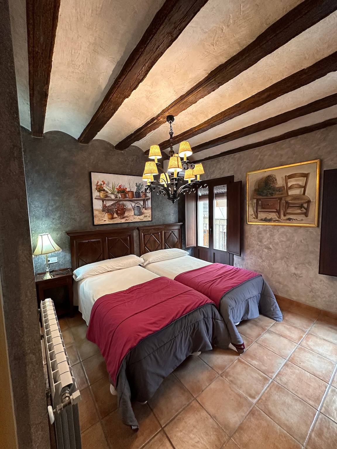 Zimmer 'El Mochuelo' mit Bergblick, Weinkeller und unbegrenztem Spa-Zugang in Lerín, Navarra Provinz
