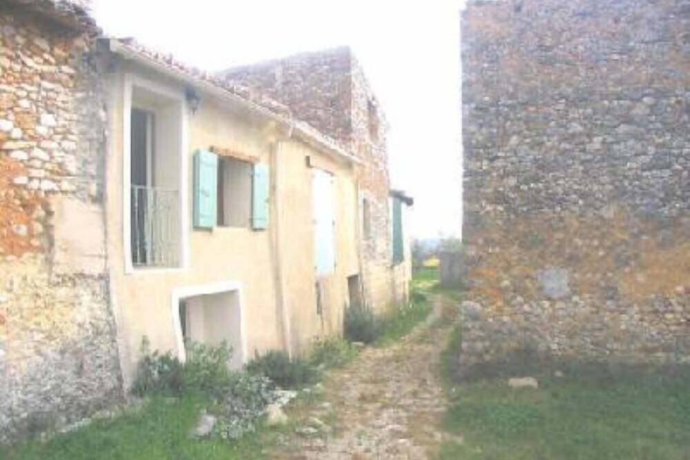The countryside - Cottage in the middle of the vineyards in Flassan, Parc naturel régional du Mont-Ventoux