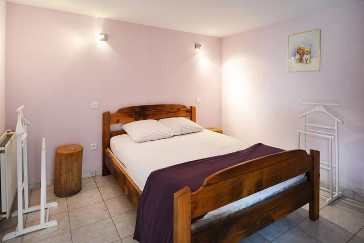 Maison de vacances "Gîte Le Pressoir Domaine de Jouani" avec piscine partagée & A/C in Villecomtal, Aveyron
