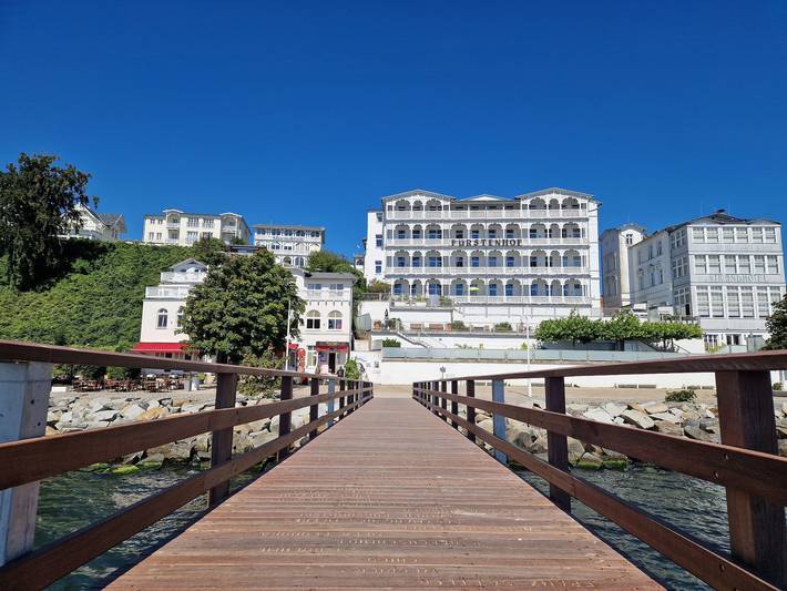 Ferienwohnung für 2 Personen, mit Ausblick und Seeblick sowie Balkon, kinderfreundlich in Sassnitz
