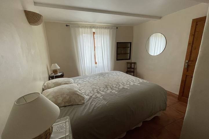 Location de vacances pour 4 personnes, avec jardin ainsi que terrasse et piscine à Saint-André-de-Roquepertuis - 2