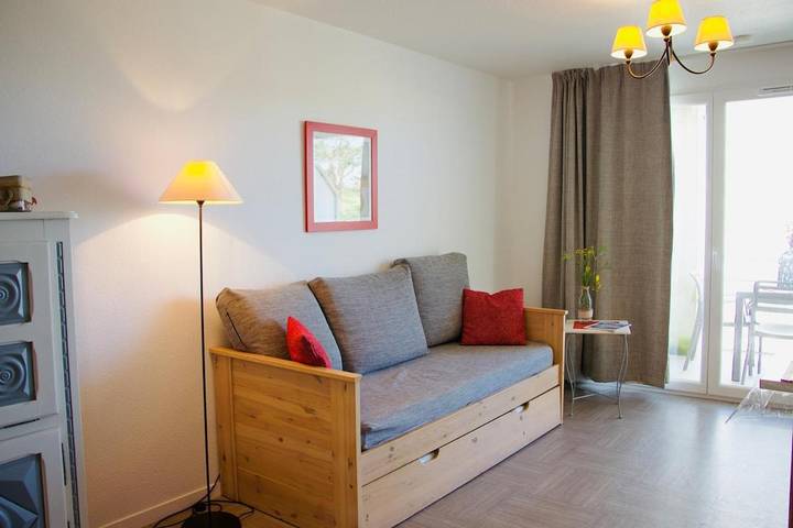 Appartement de vacances pour 4 personnes, avec piscine ainsi que balcon et vue