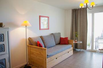 Gîte pour 4 personnes, avec piscine ainsi que balcon et vue dans Plage de Saint-Samson