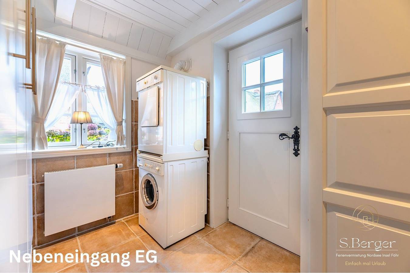 Exklusives, familienfreundliches Einfamilienhaus mit Reetdach für 6 Personen. in Oevenum, Föhr