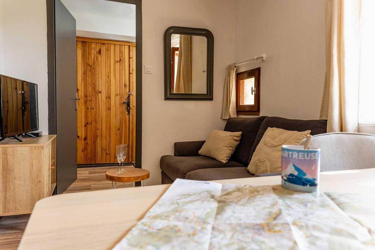 Appartement entier, One-Bedroom Apartment in Saint-Pierre-d'Entremont, Isère