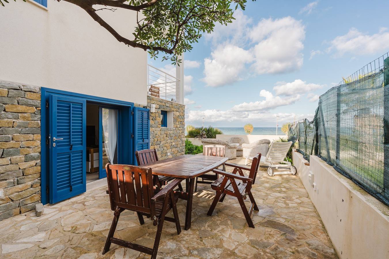Apartamento entero, Apartamento 'Villino Elvira' con vistas al mar, Wi-Fi y aire acondicionado in Custonaci, Provincia de Trapani