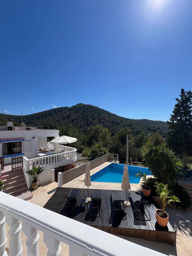 Location de vacances pour 8 personnes, avec jardin ainsi que piscine et vue, animaux acceptés dans Portinatx - 2