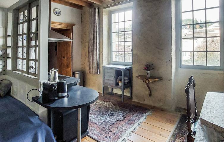 Appartement confortable en bord de mer avec Wi-Fi, à 1 km de l'île de Mijema in La Réole, Région de Langon