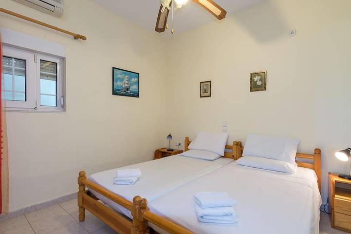 Gîte pour 4 personnes, avec terrasse et balcon/terrasse dans Makri Gialos - 4