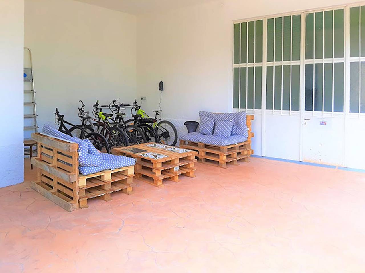 Apartamento vacacional entero, Moderno apartamento con piscina y acceso a Internet in Provincia de Chieti