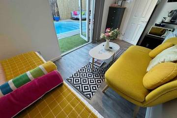 Cottage for 2 People in Poole, Poole Harbour, Photo 2