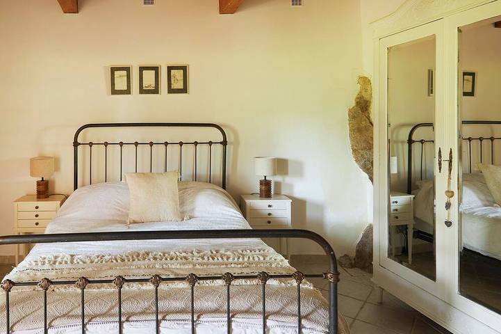 Gîte pour 6 personnes, avec jardin et piscine à Entrecasteaux - 4