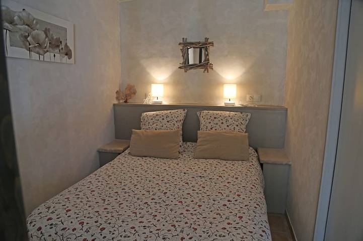 Gîte pour 2 personnes, avec sauna et jacuzzi ainsi que jardin et terrasse à Noves - 2