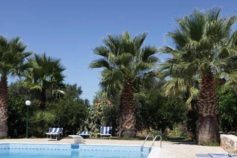 Agriturismo per 12 persone, con Balcone e Idromassaggio nonché Terrazza e Giardino a San Michele Salentino