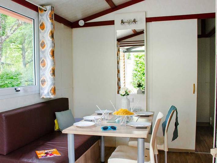 Camping Les Truffières de Dordogne - Chalet 4 personnes - Confort in Saint-Geniès, Périgord Noir