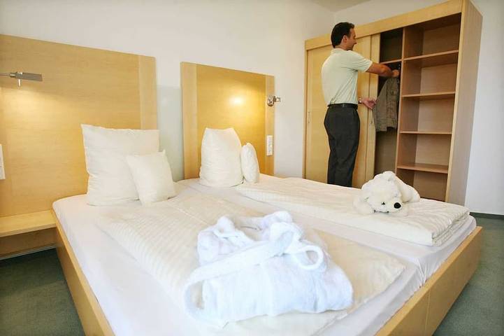 Ferienhaus für 6 Personen, mit Balkon und Garten sowie Sauna in Bad Dürrheim - 2