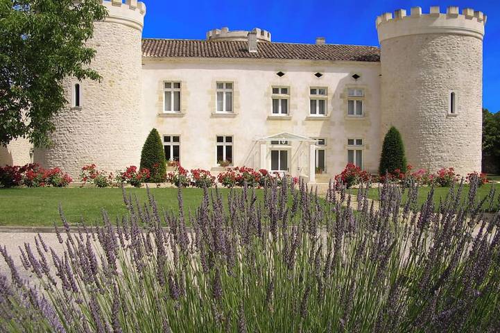 Gîte pour 15 personnes à Saint-Sauveur (Aquitaine)