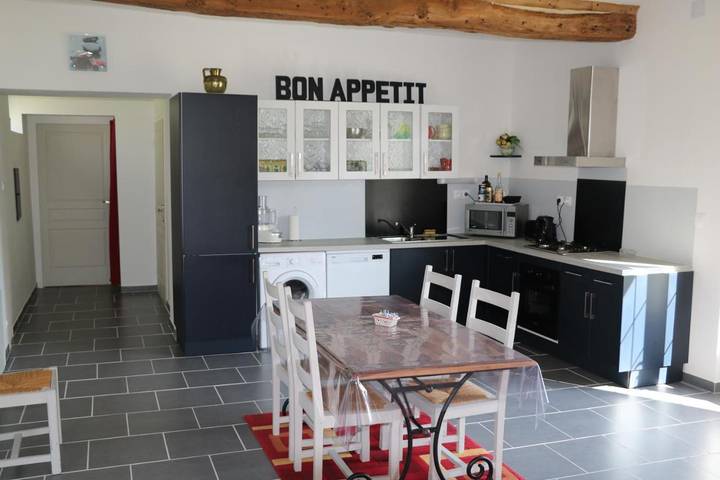 Location de vacances pour 6 personnes, avec jardin ainsi que terrasse et vue à Canchy - 2