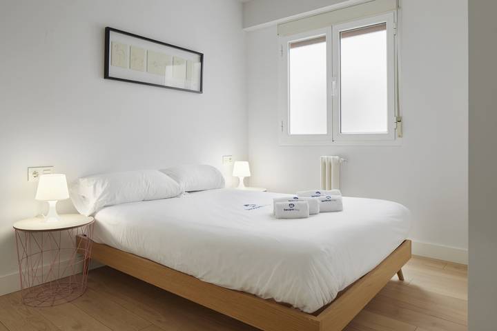Apartamento entero, Apartamento de vacaciones para 5 personas con terraza in San Sebastián, Costa Vasca