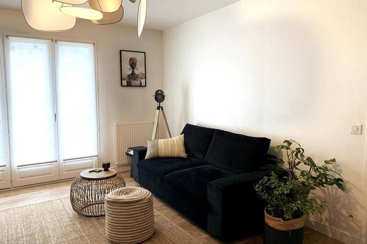 Gîte pour 4 personnes, avec Balcon ainsi que Terrasse et Vue à Viviers-du-Lac - 2