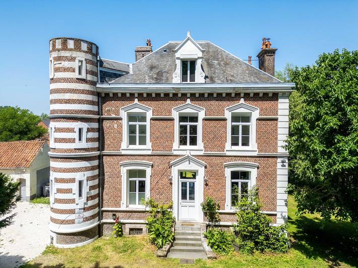 Gîte pour 12 personnes, avec Jardin à Liettres