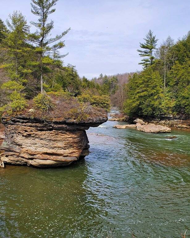 Lake Front Home w/ Hot Tub, Fire pit, yard, walk to Wisp Resort,Tubing Hill View in McHenry, Deep Creek Lake