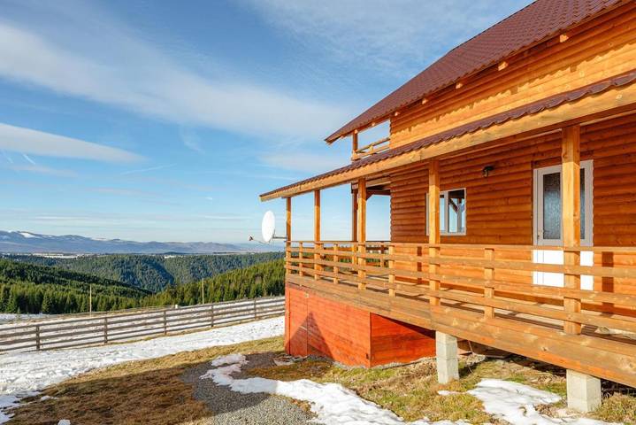 Location de vacances pour 10 personnes, avec jardin ainsi que balcon et vue dans Mărișel - 3