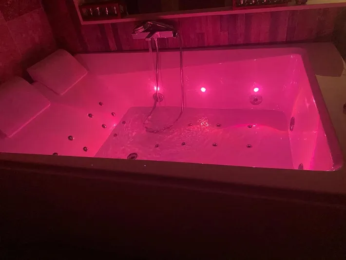 Holiday apartment for 2 people, with garden and hot tub - 1
