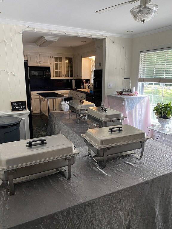 Vacation rental for 99 people, with yard and terrace in Clayton County