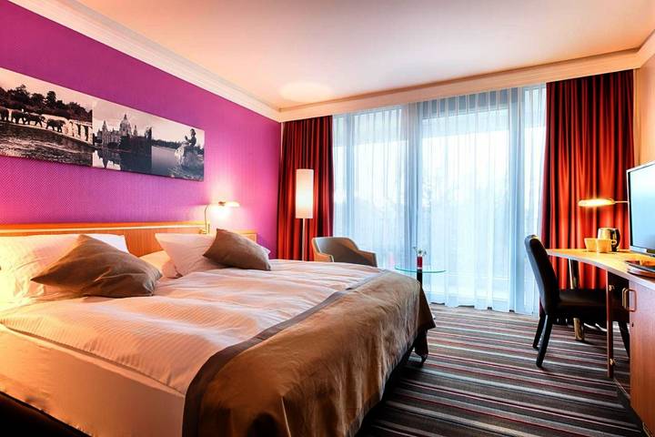Hotel für 10 Personen, mit Terrasse und Garten sowie Sauna