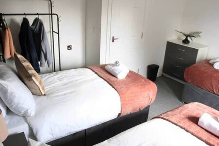 2ndHomeStays I Bilston I Contractor-Friendly House in Wolverhampton, Birmingham y alrededores