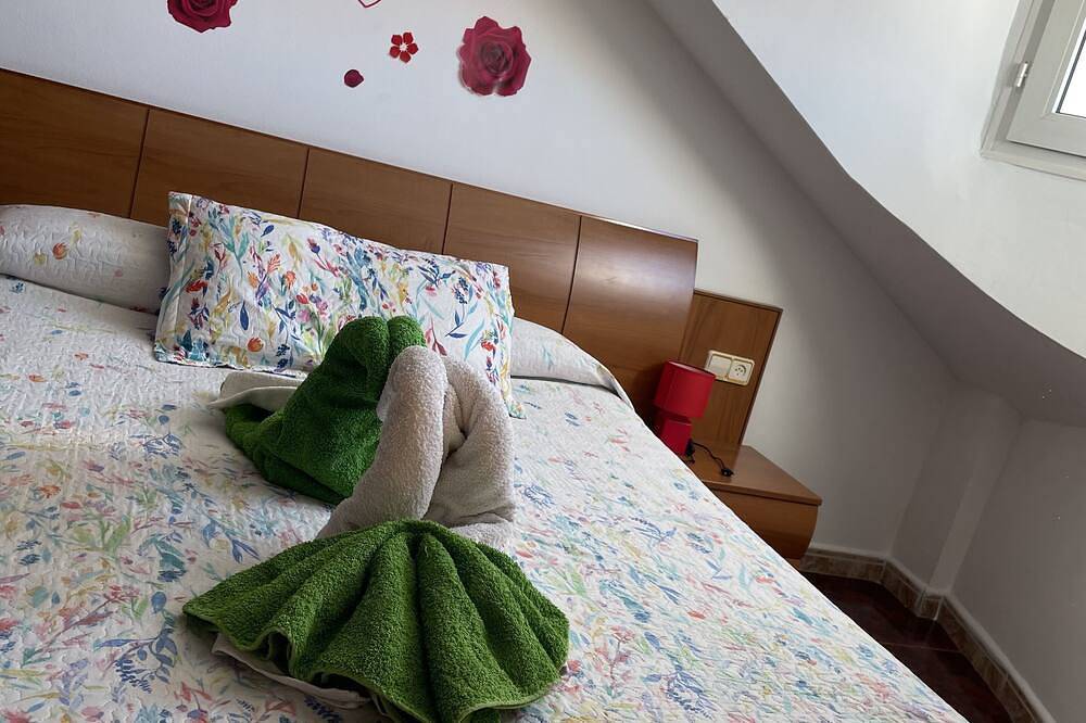 Entire apartment, Apartamento Beatriz for 4 people in Cuenca, Cuenca Province