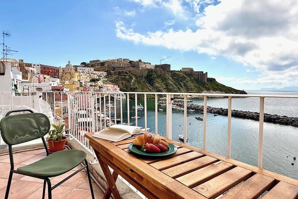 Entire apartment, Selene's Nest, Procida in Procida, Naples Province