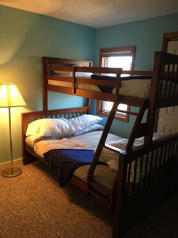 Ganze Wohnung, Jay Peak Ski-in Ski-out “well stocked” condo at Slopeside in Jay Peak