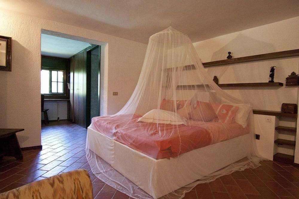 Komfortable Villa mit privatem Pool und großem Garten, in der Nähe von Como und Mailand in Montorfano, Brianza