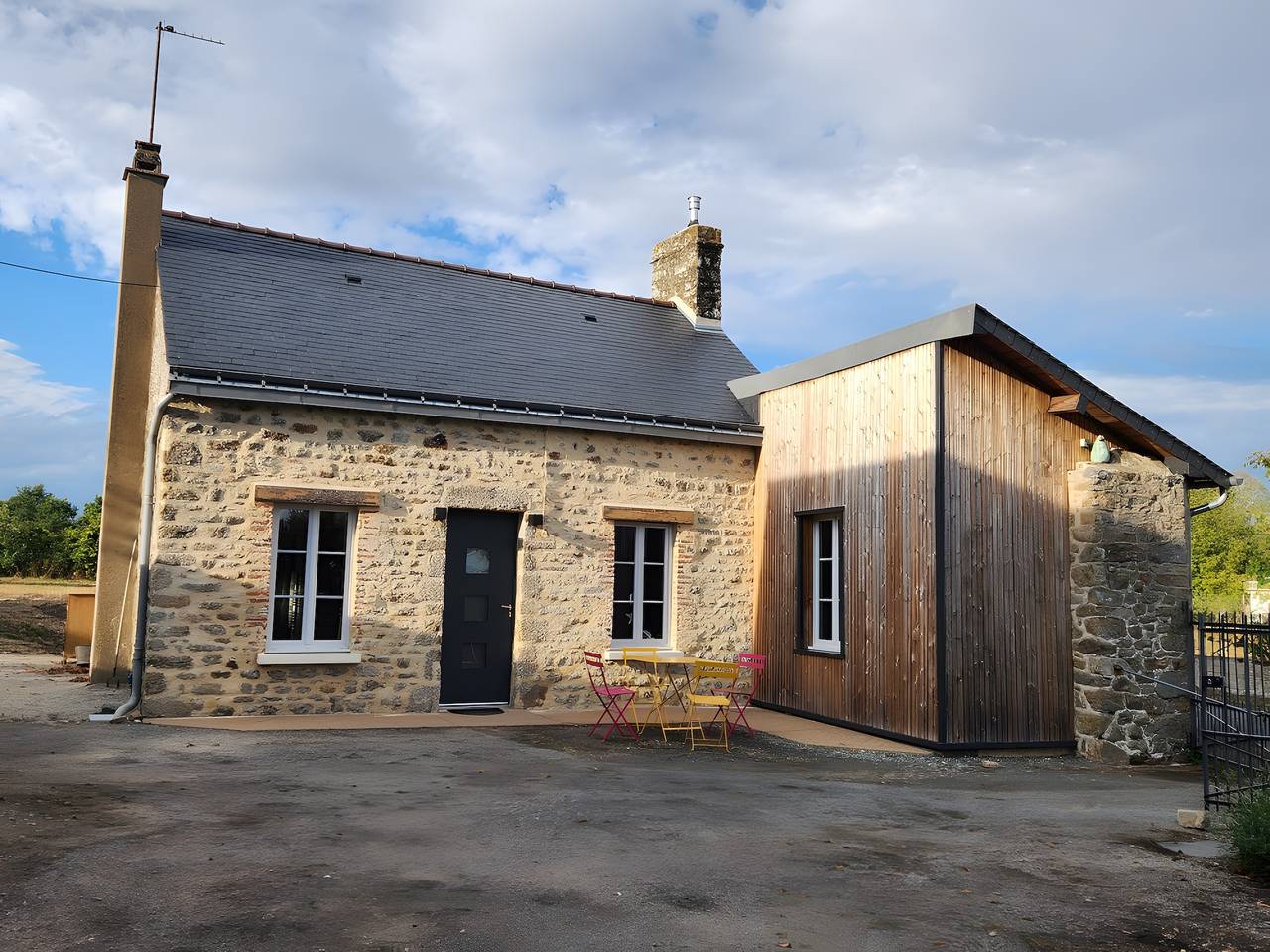 La Maison du Mur Cottage with Garden and Wi-Fi