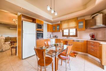 Maison De Vacances pour 13 Personnes dans Kolympia, Rhodes, Photo 4