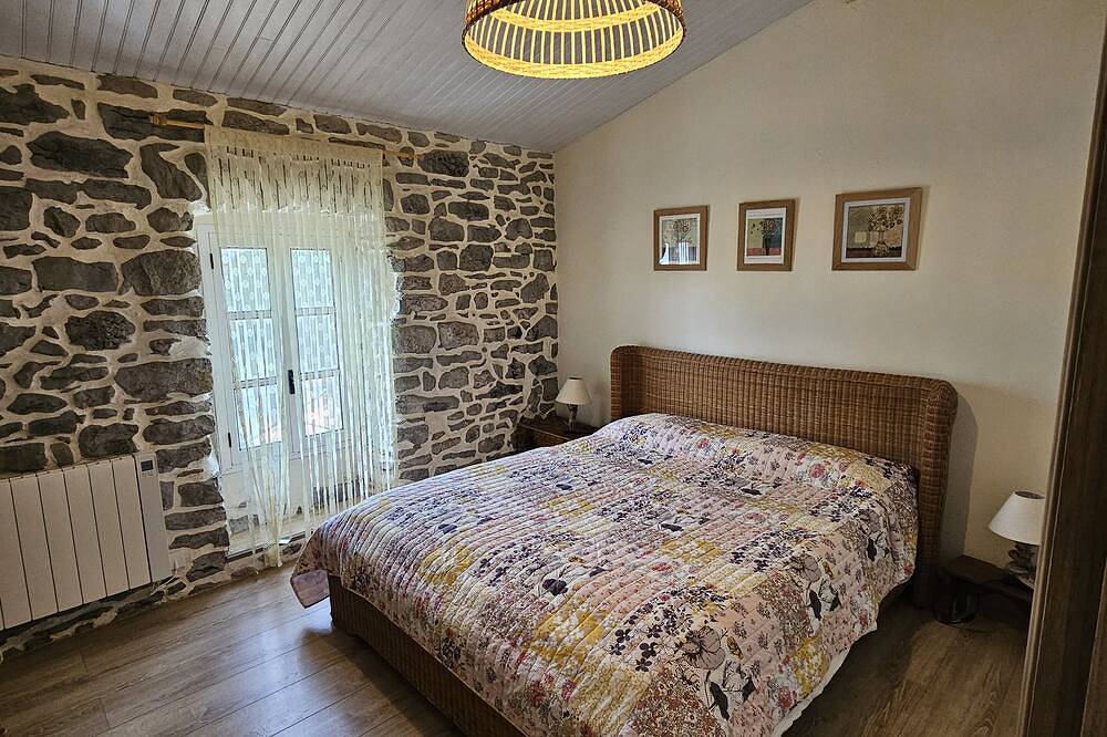 Gîte with character and comfort for 8 people, swimming pool, boulodrome... in Labeaume, Ardèche