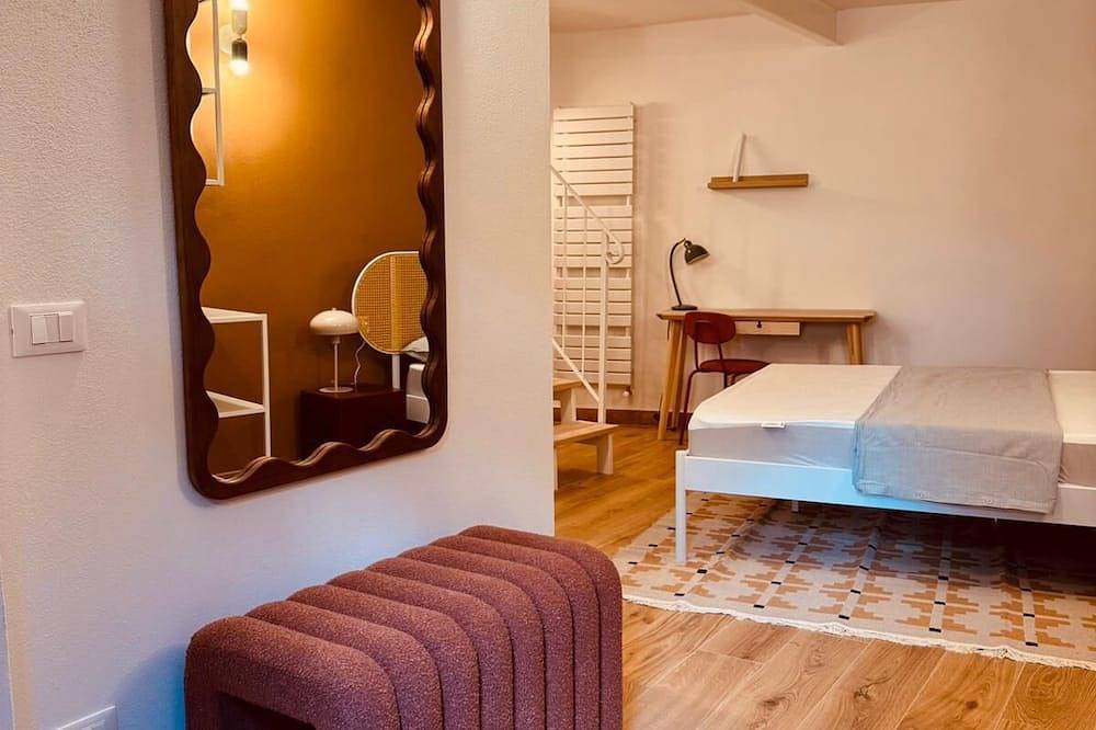 Appartamento intero, Piazza del Borgo 2 (only room)   Inborgo in Acquasparta, Perugia e dintorni